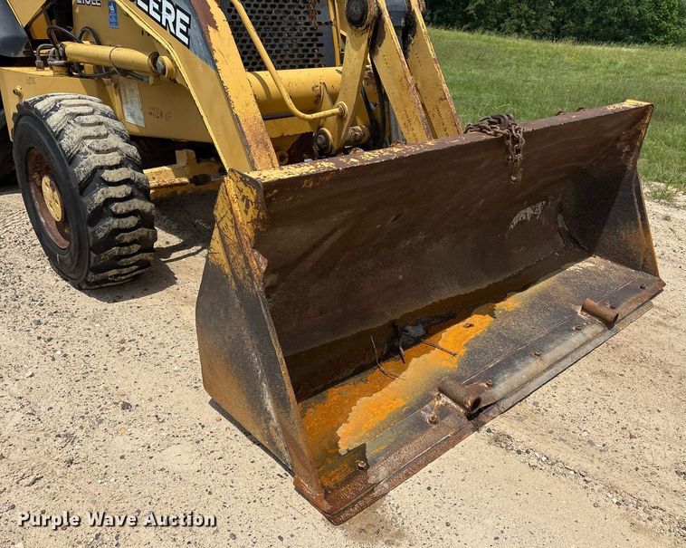 image for item ND9725 2006 John Deere 210LE landscape tractor