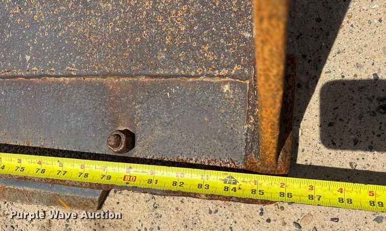 image for item ND9725 2006 John Deere 210LE landscape tractor