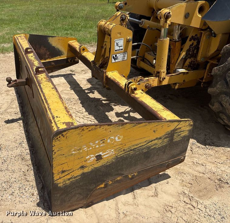 image for item ND9725 2006 John Deere 210LE landscape tractor