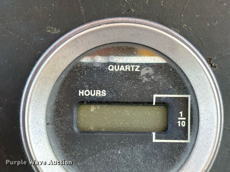 image for item ND9725 2006 John Deere 210LE landscape tractor