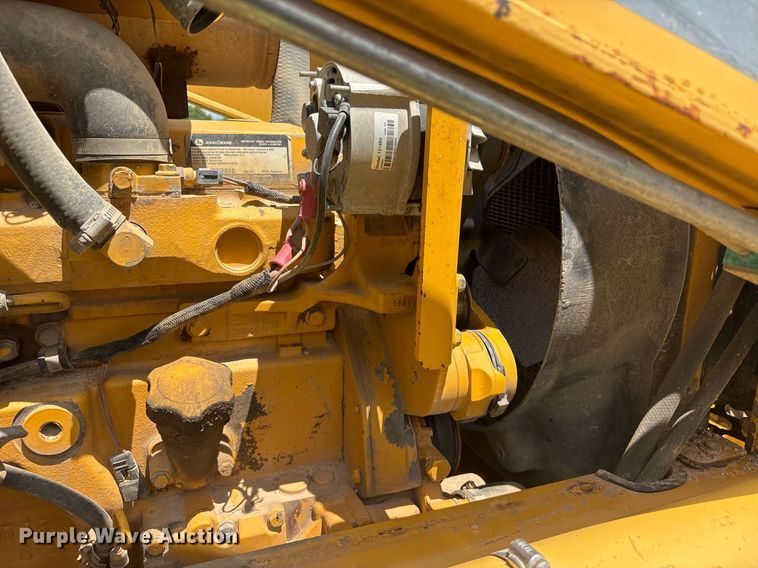 image for item ND9725 2006 John Deere 210LE landscape tractor