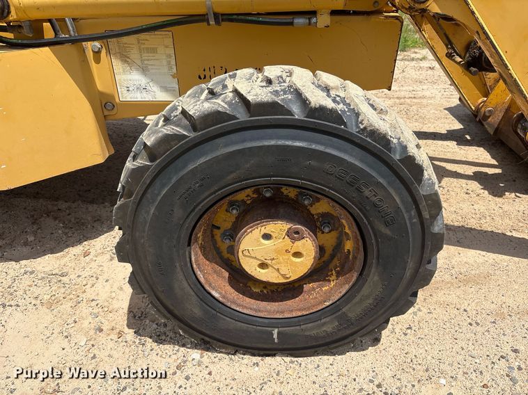 image for item ND9725 2006 John Deere 210LE landscape tractor