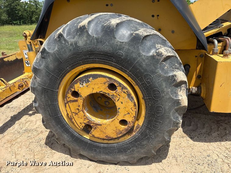 image for item ND9725 2006 John Deere 210LE landscape tractor