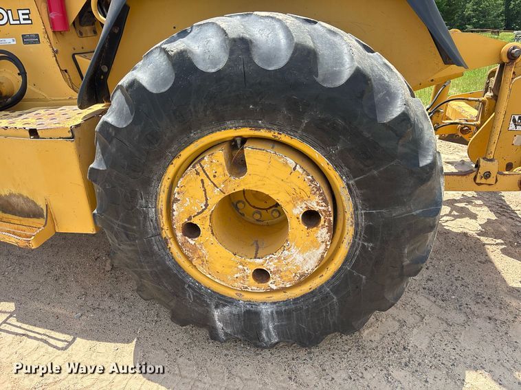 image for item ND9725 2006 John Deere 210LE landscape tractor