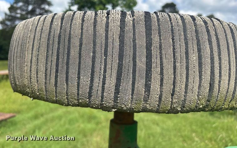 image for item ND9738 John Deere HX15 batwing rotary mower