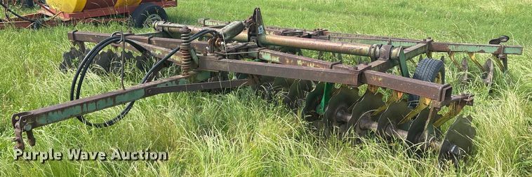image for item ND9741 John Deere tandem disk