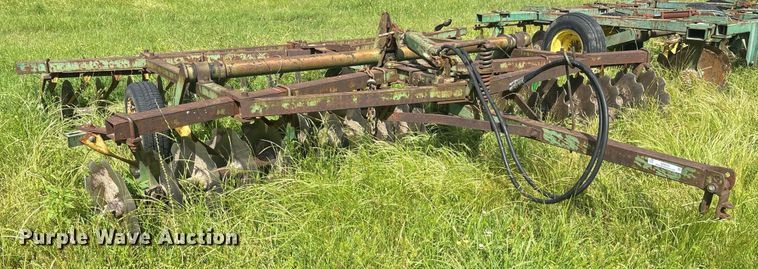image for item ND9741 John Deere tandem disk