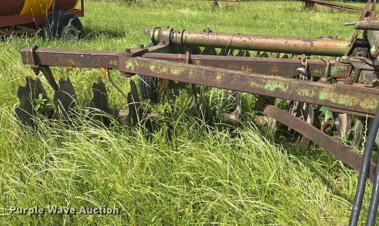 image for item ND9741 John Deere tandem disk