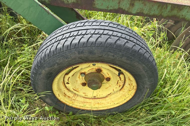 image for item ND9741 John Deere tandem disk