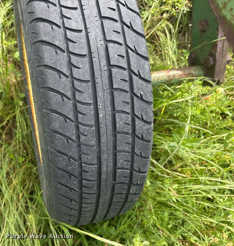 image for item ND9741 John Deere tandem disk