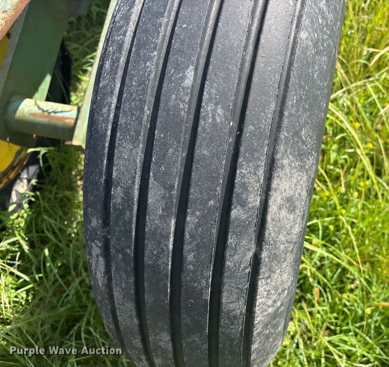 image for item ND9742 John Deere tandem disk