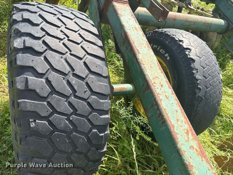 image for item ND9742 John Deere tandem disk