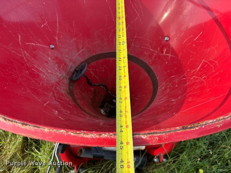 image for item ND9745 2016 Cosmo P Model spreader