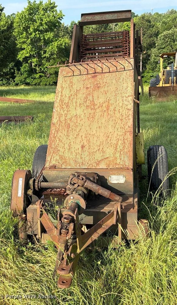 image for item ND9747 WECO 27 sprig harvester