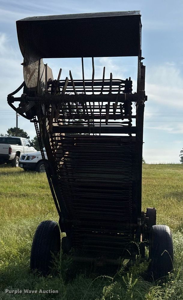 image for item ND9747 WECO 27 sprig harvester