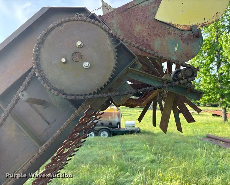 image for item ND9747 WECO 27 sprig harvester
