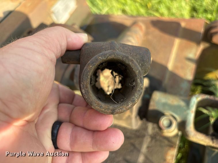 image for item ND9747 WECO 27 sprig harvester