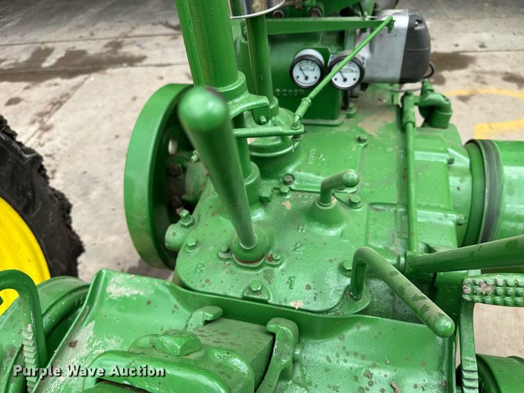 image for item NE9834 1936 John Deere B Tractor