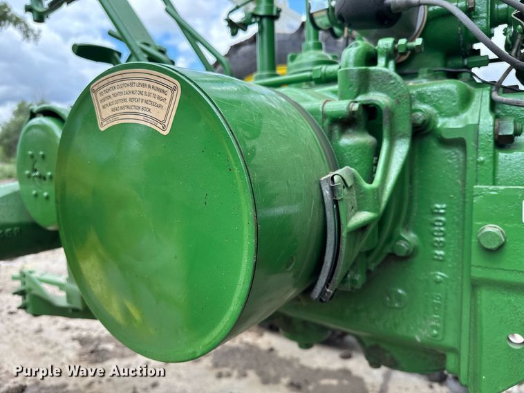 image for item NE9834 1936 John Deere B Tractor