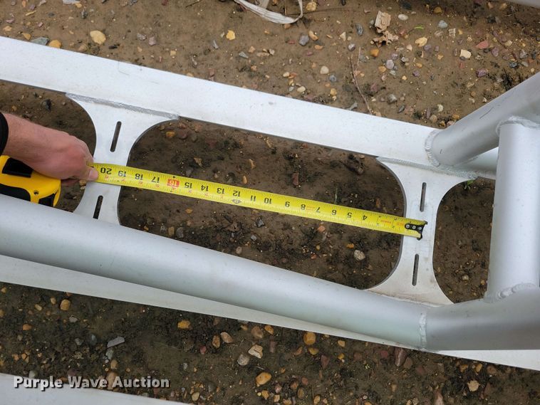 image for item NV9863 Millinium Booms spray boom assembly