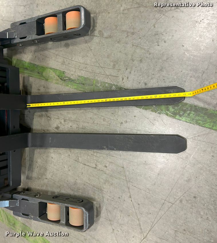 image for item DX5464 2023 Linde R17SX reach truck