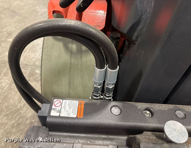 image for item DY0544 2023 Linde HT27CT forklift