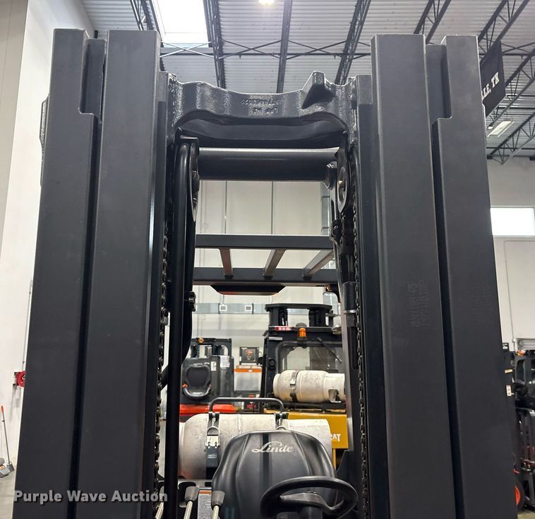 image for item DY0544 2023 Linde HT27CT forklift