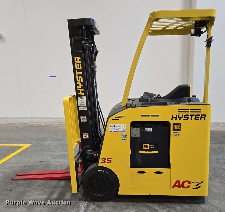 image for item EC1021 2023 Hyster E35HSD3-18 forklift