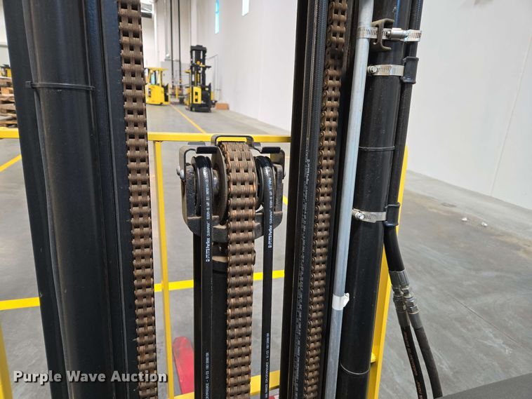 image for item EC1021 2023 Hyster E35HSD3-18 forklift