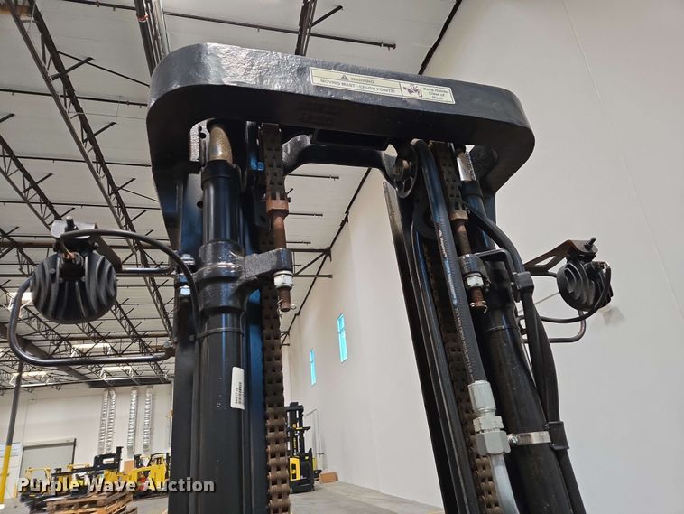 image for item EC1021 2023 Hyster E35HSD3-18 forklift