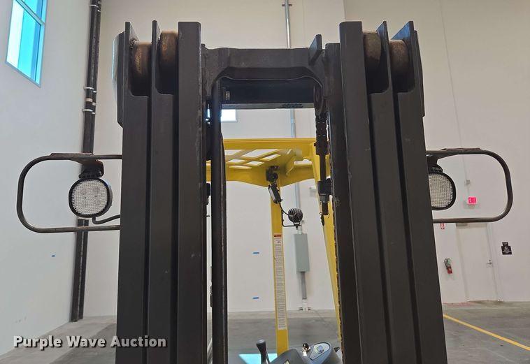 image for item EC1021 2023 Hyster E35HSD3-18 forklift