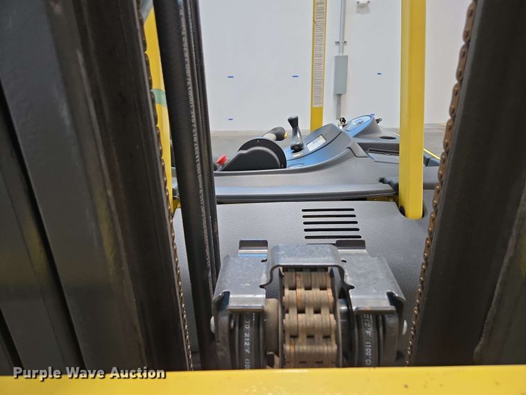 image for item EC1021 2023 Hyster E35HSD3-18 forklift