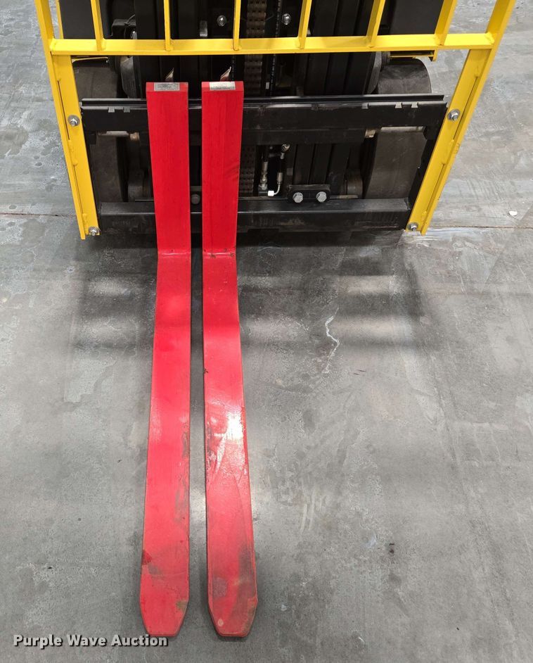 image for item EC1021 2023 Hyster E35HSD3-18 forklift