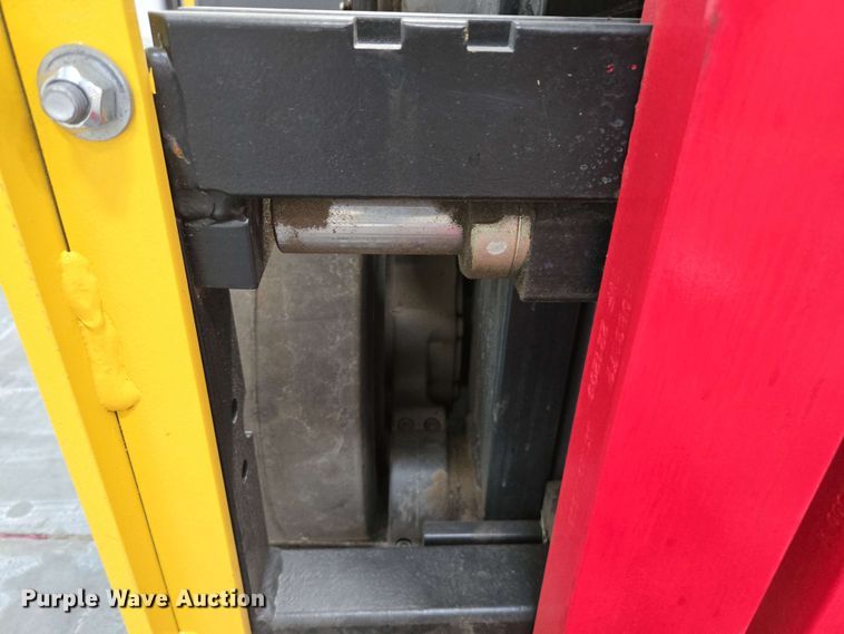 image for item EC1021 2023 Hyster E35HSD3-18 forklift