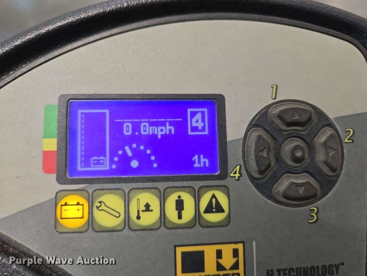 image for item EC1021 2023 Hyster E35HSD3-18 forklift