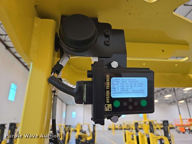 image for item EC1021 2023 Hyster E35HSD3-18 forklift