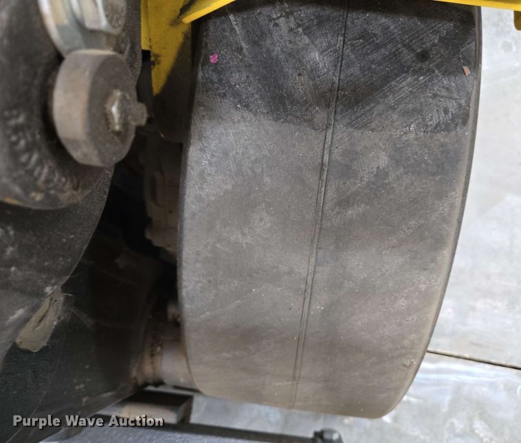 image for item EC1021 2023 Hyster E35HSD3-18 forklift