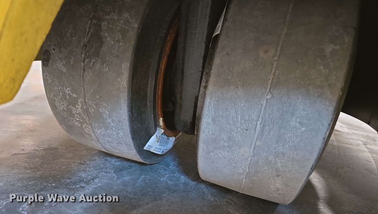 image for item EC1021 2023 Hyster E35HSD3-18 forklift