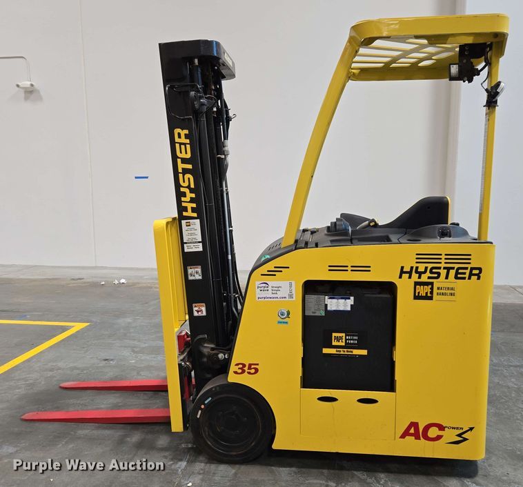 image for item EC1022 2023 Hyster E35HSD3-18 forklift