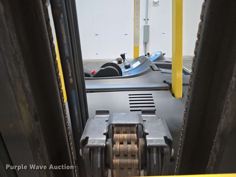 image for item EC1022 2023 Hyster E35HSD3-18 forklift