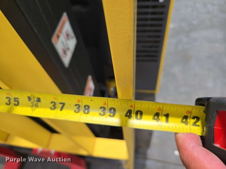 image for item EC1022 2023 Hyster E35HSD3-18 forklift