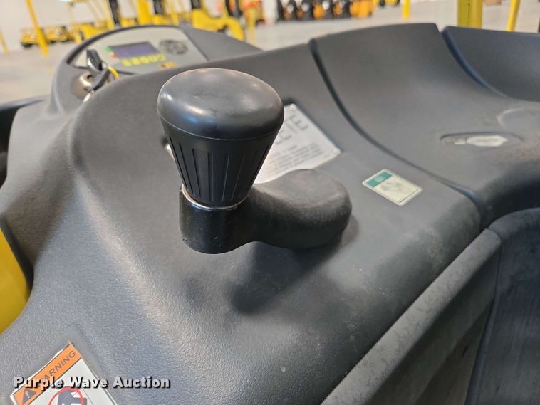 image for item EC1022 2023 Hyster E35HSD3-18 forklift