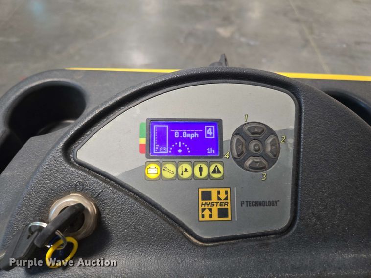 image for item EC1022 2023 Hyster E35HSD3-18 forklift