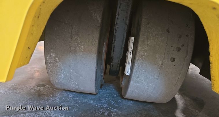 image for item EC1022 2023 Hyster E35HSD3-18 forklift
