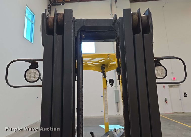 image for item EC1024 2023 Hyster E35HSD3-18 forklift