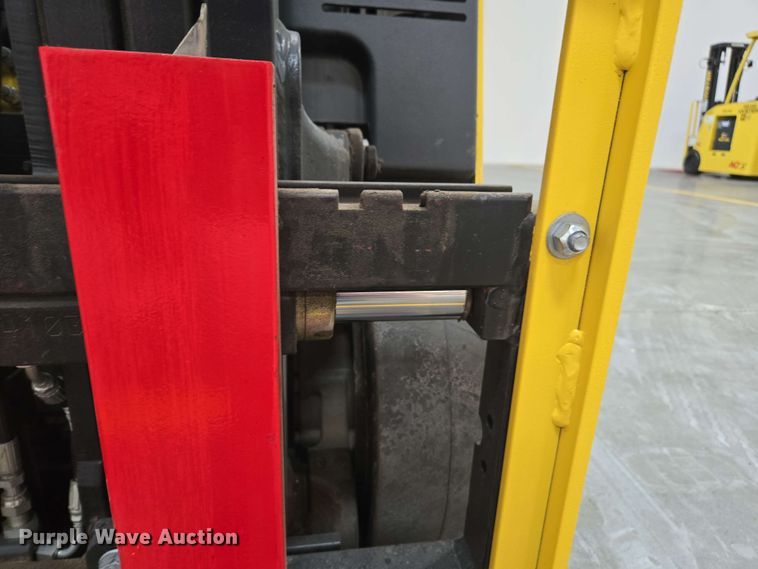 image for item EC1024 2023 Hyster E35HSD3-18 forklift