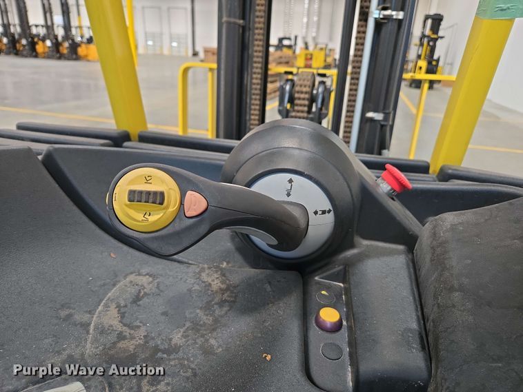 image for item EC1024 2023 Hyster E35HSD3-18 forklift