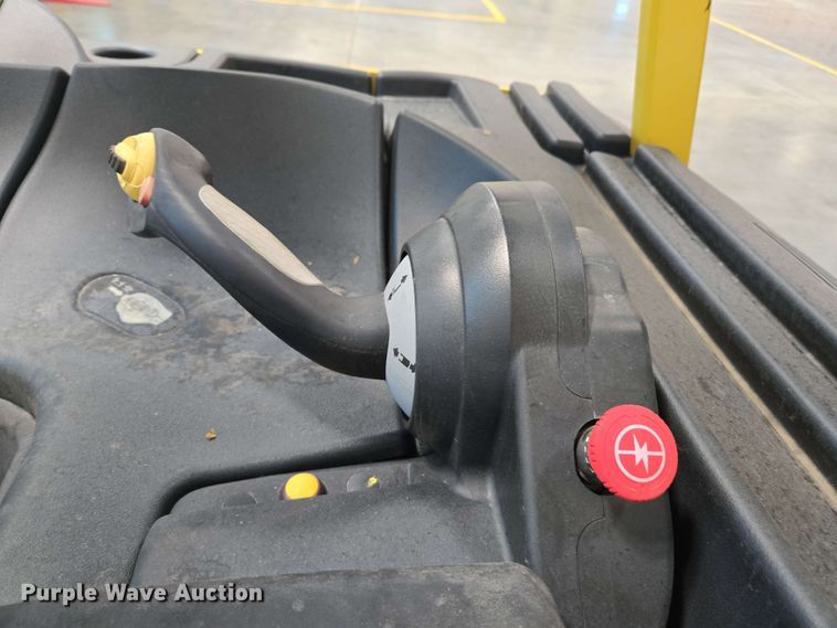 image for item EC1024 2023 Hyster E35HSD3-18 forklift