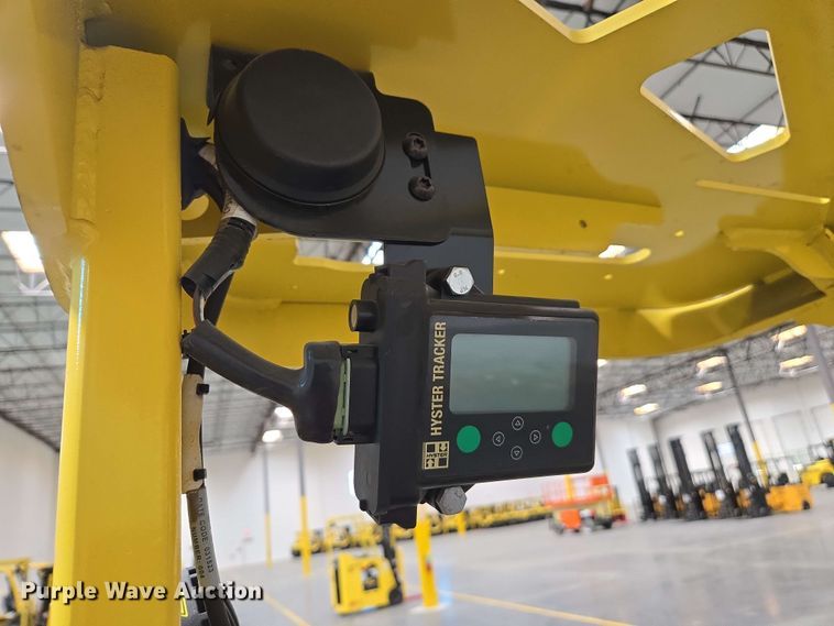 image for item EC1024 2023 Hyster E35HSD3-18 forklift