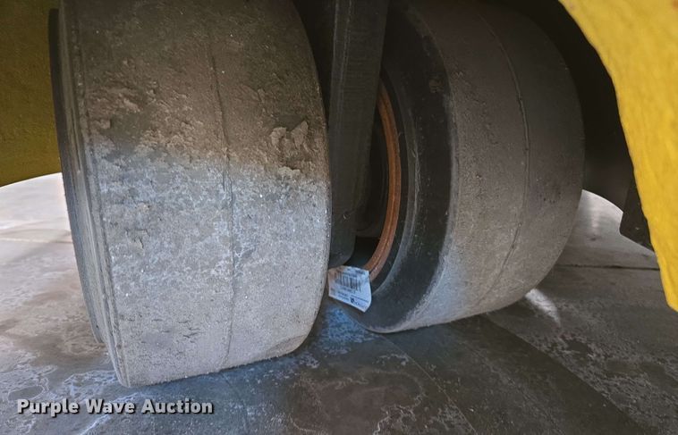 image for item EC1024 2023 Hyster E35HSD3-18 forklift